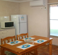 Lake Edge Holiday Units - Darwin Tourism