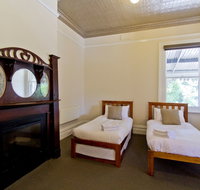 Deloraine Hotel - Darwin Tourism