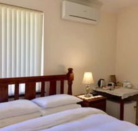 The Royal Dolphin BB in Safety Bay - Darwin Tourism