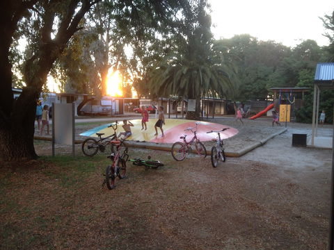 Nagambie Caravan Park & Motel - Darwin Tourism 1
