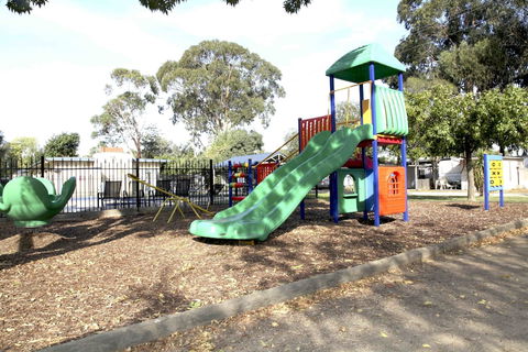 Nagambie Caravan Park & Motel - Darwin Tourism 2