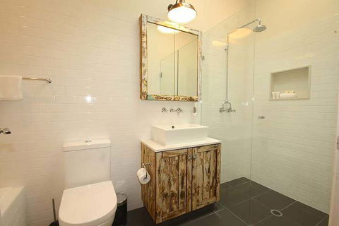 A PERFECT STAY - Cavvanbah Seaside Cottage - Darwin Tourism 2