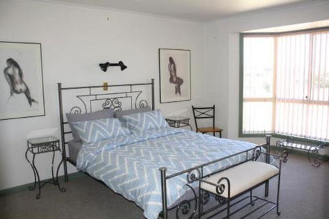 Maslin Beach House - Darwin Tourism 3