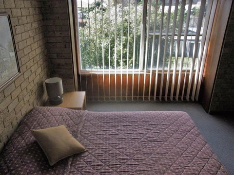 A Furnished Townhouse In Goulburn - Darwin Tourism 3