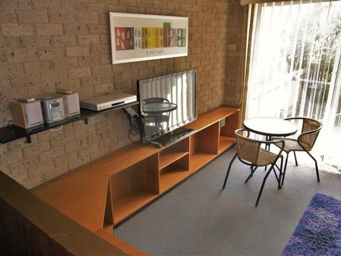 A Furnished Townhouse In Goulburn - Darwin Tourism 1