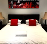 Deluxe Lake View House - Darwin Tourism