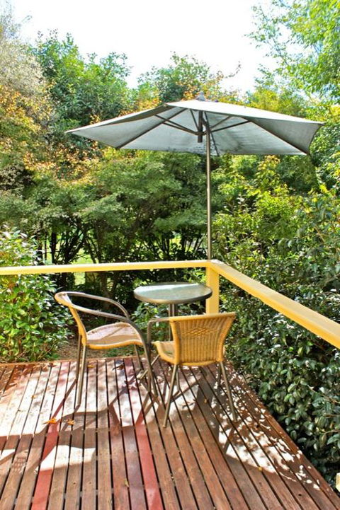 Autumn Leaf Cottage 1 - Darwin Tourism 6