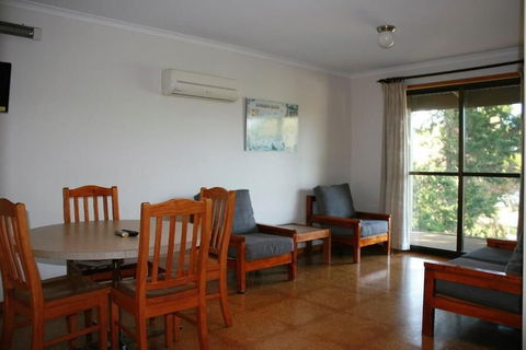 Kangaroo Island Coastal Villas - Darwin Tourism 6