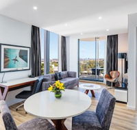 Meriton Suites Mascot Central - Darwin Tourism