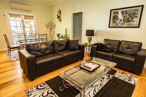 Paddys Creek Retreat - Darwin Tourism 2