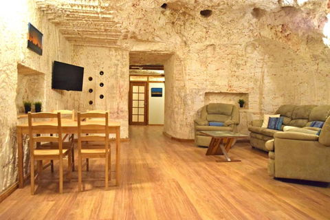 Dug Out B & B Apartments - Darwin Tourism 3