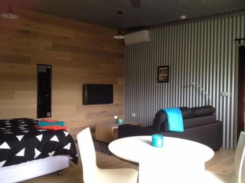 Avoca Beach & Bush - Darwin Tourism 1