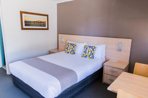Hotel Canobolas Motel & Units - Darwin Tourism 6