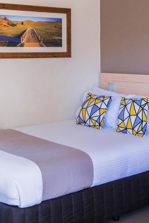 Hotel Canobolas Motel & Units - Darwin Tourism 2