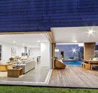 Luxe House Tweed Coast Holidays  - Darwin Tourism