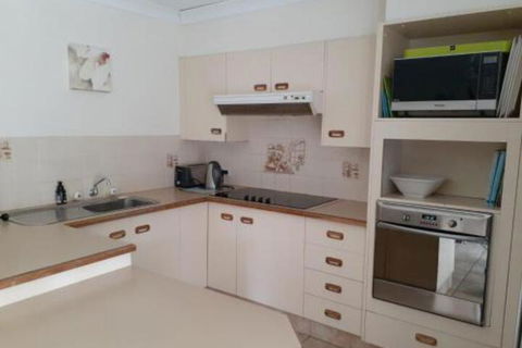 Ranu House Waterfront - Darwin Tourism 6