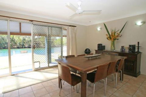 Ranu House Waterfront - Darwin Tourism 4