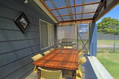 Ranu House Waterfront - Darwin Tourism 5