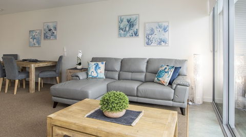 Absolute Waterfront Magnetic Island - Darwin Tourism 3