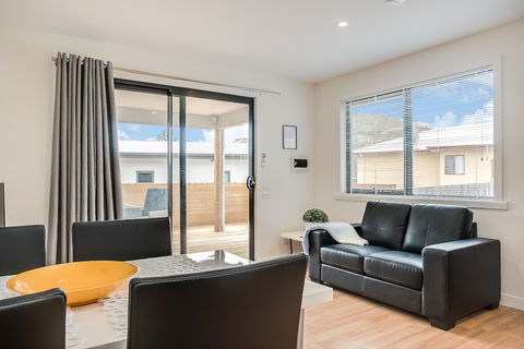 Apartments On Fraser Bicheno - Darwin Tourism 3