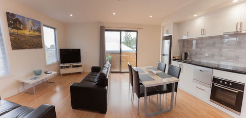 Apartments On Fraser Bicheno - Darwin Tourism 1