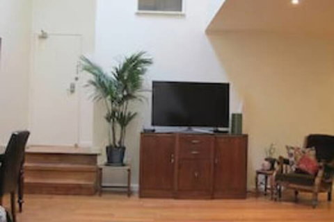 MONIKA, 1BDR Collingwood Apartment - Darwin Tourism 2