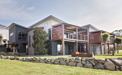 Ned Kelly's Retreat - Sophisticated Style With Modern Convenience And Magical Outlook - Darwin Tourism 3