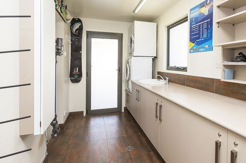 Ned Kelly's Retreat - Sophisticated Style With Modern Convenience And Magical Outlook - Darwin Tourism 0