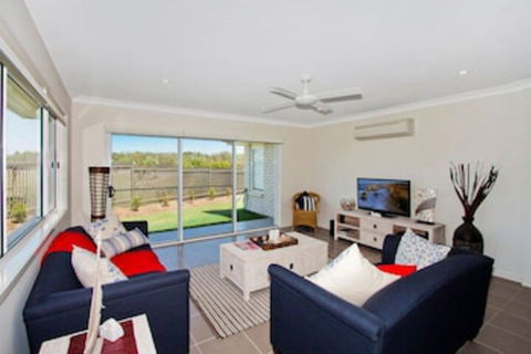 SALTY PAUSE At BONDI HOUSE - Darwin Tourism 0