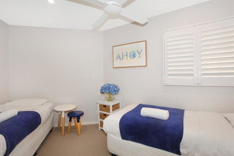 Coolum Baywatch Luxury Style Penthouse Linen Included WIFI 500 Bond - Darwin Tourism 1