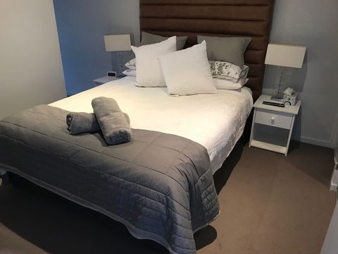 Marina View Apartment On The Maribyrnong River, Melbourne - Darwin Tourism 5