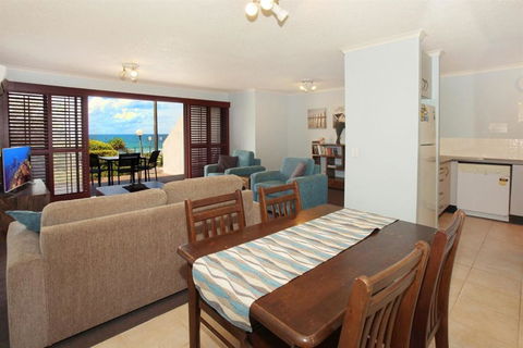 Unit 2 Biriny Lodge 1686 1689 David Low Way Coolum Beach - Darwin Tourism 2