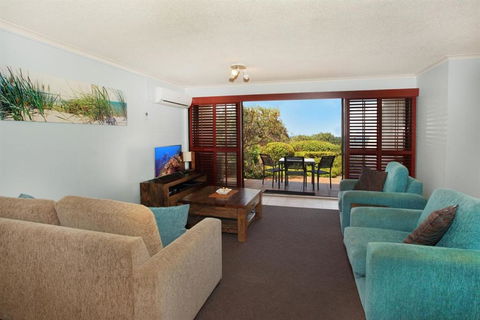 Unit 2 Biriny Lodge 1686 1689 David Low Way Coolum Beach - Darwin Tourism 5