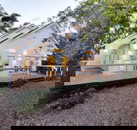 White Cottage - Darwin Tourism