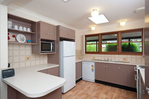 Skippers Rest 27 Government Road - Darwin Tourism 3