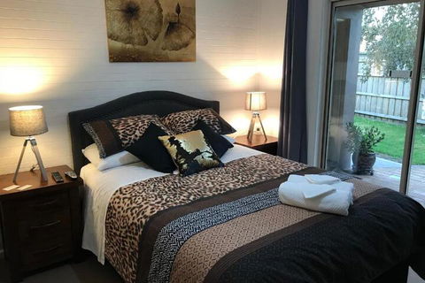 Short Stays Gippsland (Newborough) - Darwin Tourism 4