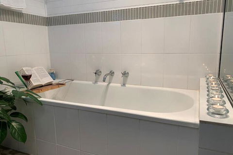 Short Stays Gippsland (Newborough) - Darwin Tourism 5