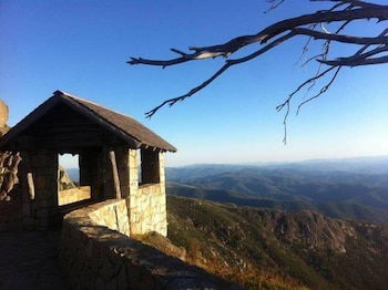 Apple Blossom Retreat - Darwin Tourism 4