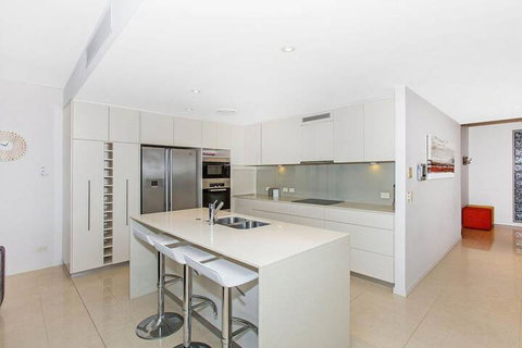 KINGSCLIFF OCEAN FRONT TERRACE 4 - Darwin Tourism 4