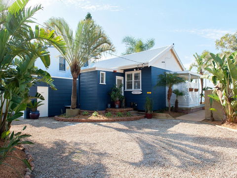 Sandy Point Road 6 Mermaids Rest - Darwin Tourism 1