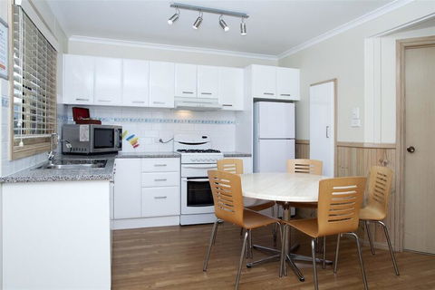 Holiday Haven Swan Lake - Darwin Tourism 7