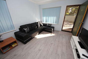 Dunbar Court Unit 4 At South West Rocks - Darwin Tourism 0