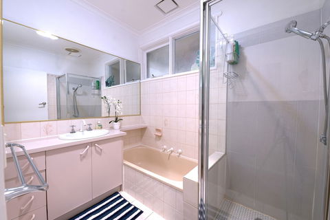 Family Home In Prime Location - Darwin Tourism 6