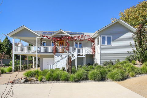 Autumn Home - Our Place At Bright - Darwin Tourism 0