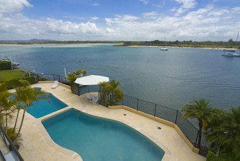 Commodore - Darwin Tourism 0