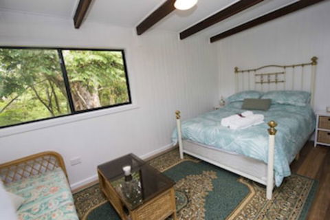 Nimbin Waterfall Retreat - Darwin Tourism 0