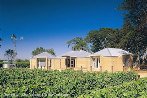Yalumba Menzies Retreat - Darwin Tourism 0