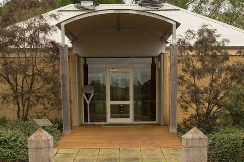 Yalumba Menzies Retreat - Darwin Tourism 1