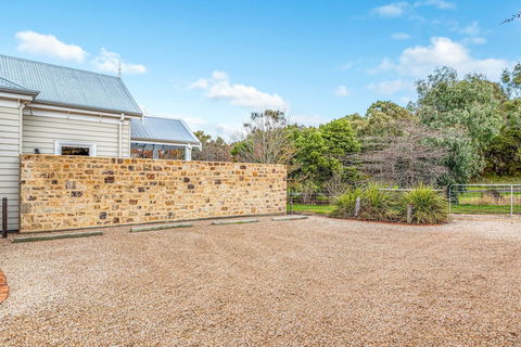 Grandview Accommodation - The Elm Tree Apartments - Darwin Tourism 2