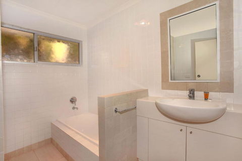 32 Barra Crescent Coolum Beach. Bond 500 FOXTEL WIFI Linen Supplied - Darwin Tourism 4